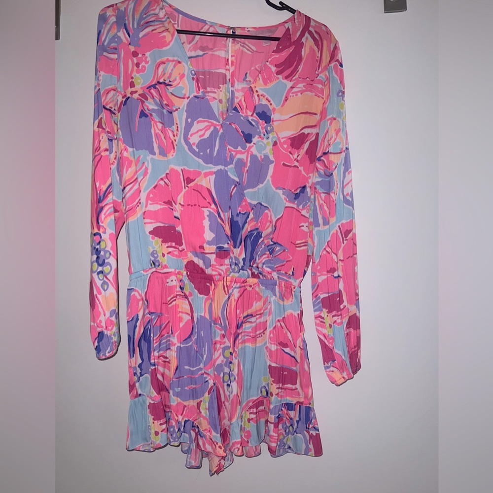 Used - Lilly Pulitzer romper. Size small